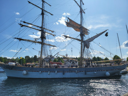 20250629. Innan stormen kom Briggen Tre kronor